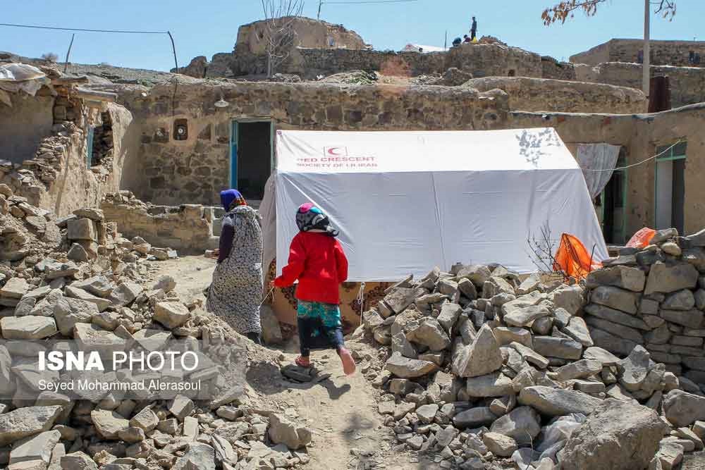 تصاویر | کمک‌رسانی دانشجویان به زلزله‌زدگان سرخس