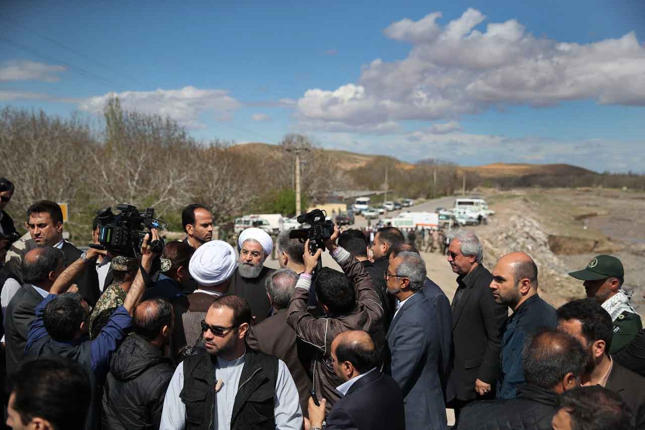 تصاویر | بازدید رئیس‌جمهوری از منطقه سیل‌زده غله‌زار در آذربایجان‌شرقی