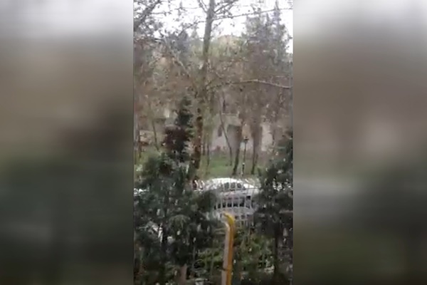 فیلم | بارش برف در نیمه فروردین در مشهد مقدس