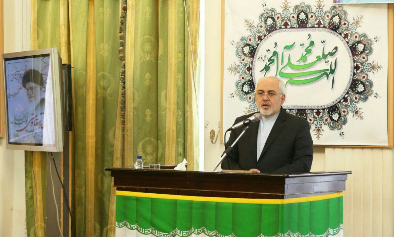 دیدار نوروزی ظریف با کارکنان وزارت امور خارجه