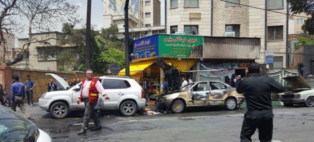 فیلم و عکس | همه تصاویر از آتش‌سوزی در خیابان شریعتی تهران
