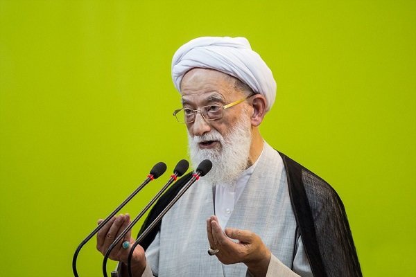 آیت‌الله امامی‌کاشانی: دشمن دنبال آن است که از ما نقطه ضعف پیدا کند