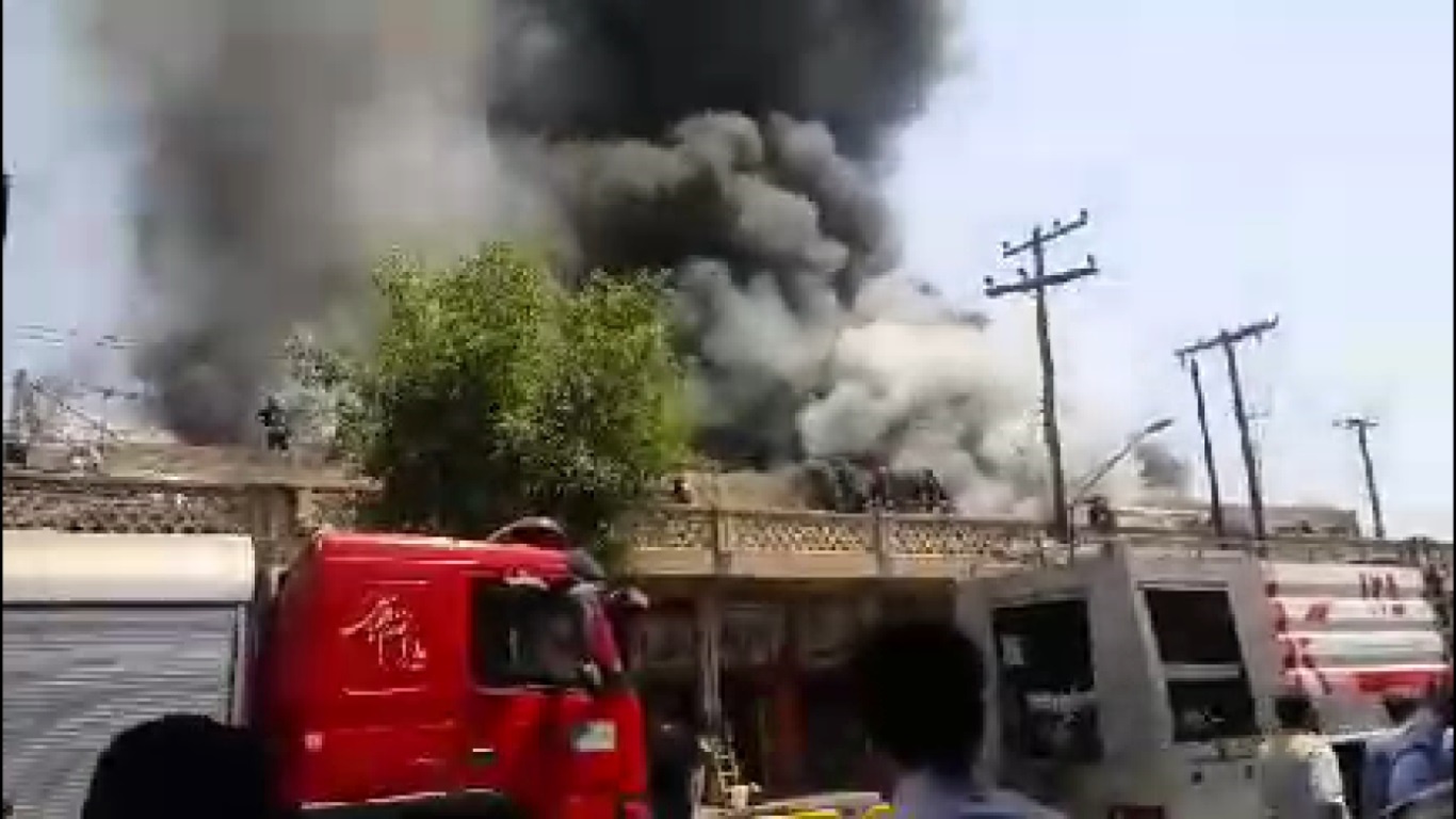 فیلم | ویدئوهای ارسالی مخاطبان از آتش‌سوزی مهیب پاساژ رضوان اهواز