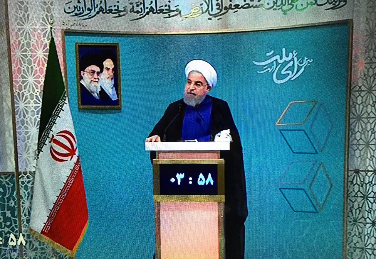 شوخی روحانی با حضور وزرای احمدی‌نژاد در ستاد رئیسی/آقای قالیباف شبانه سی‌دی وجزوه علیه دولت پخش کردی