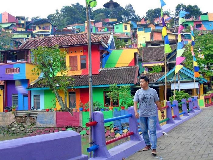تصاویر | روستای رنگین‌کمان در اندونزی