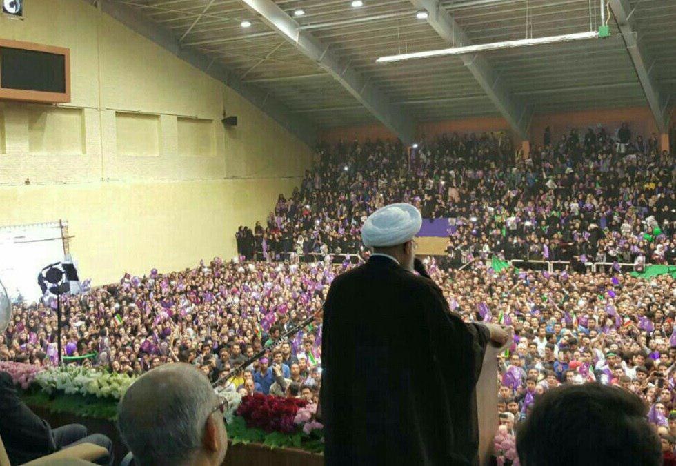 روحانی: اگر عکسم را پاره کردند و فحش دادند، جواب ندهید