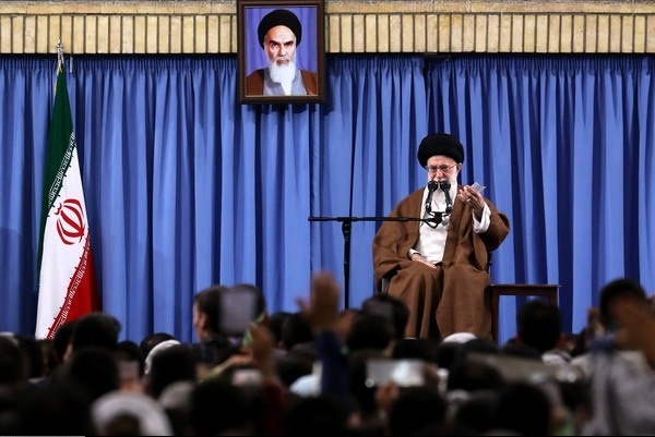 رهبرانقلاب: در انتخابات حرف‎هایی‌ زده‌ شد که شایسته‌ ملت نبود
