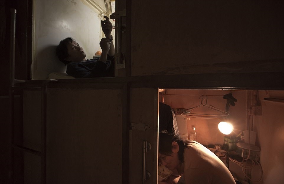 تصاویر | خانه‌های تابوتی در هنگ کنگ