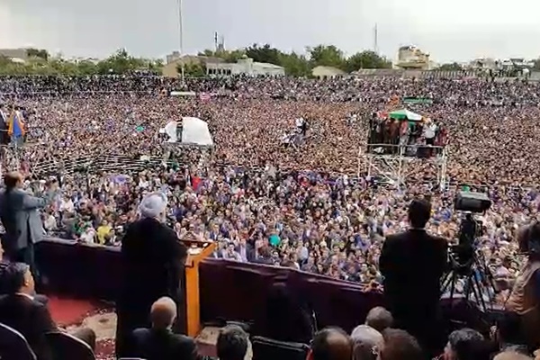 فیلم | روحانی در جمع با شکوه مردم مشهد: لبه گاز انبر خارجی را هم کند خواهیم‌کرد