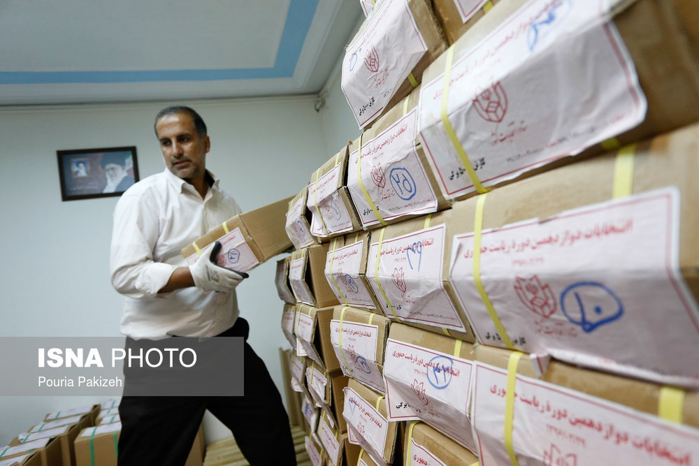 تصاویر |  آماده‌سازی صندوق‌های اخذ رای در همدان