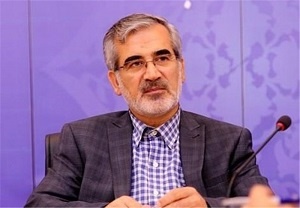 استاندار البرز رای خود را به صندوق انداخت