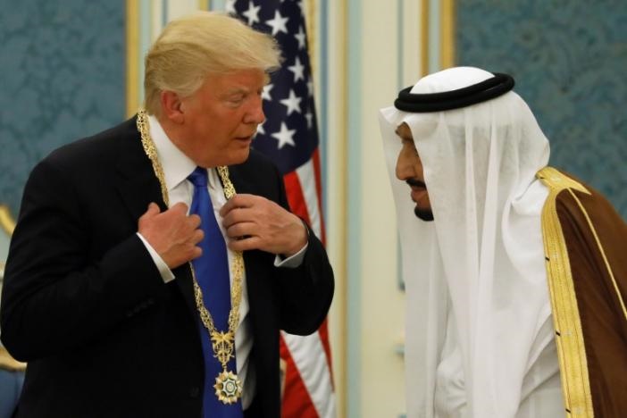 فیلم | رقص شمشیر ترامپ و شاهزاده‌های سعودی