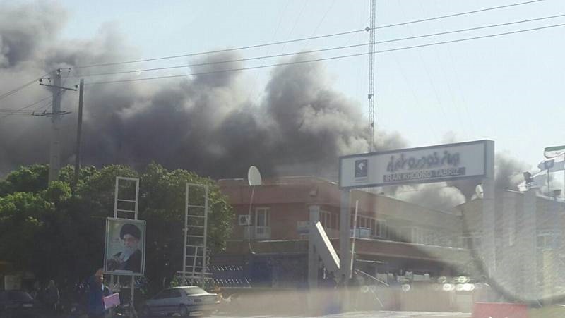 تصاویر | آتش‌سوزی گسترده در کارخانه ایران خودرو تبریز 
