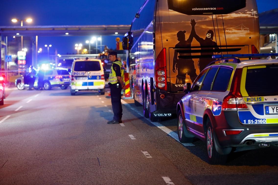 تصاویر | تخلیه فرودگاهی در سوئد پس از کشف یک بسته مشکوک 