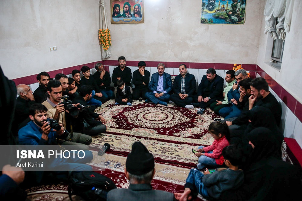 تصاویر | دیدار وزیر کار با خانواده حادثه‌دیدگان معدن آزادشهر