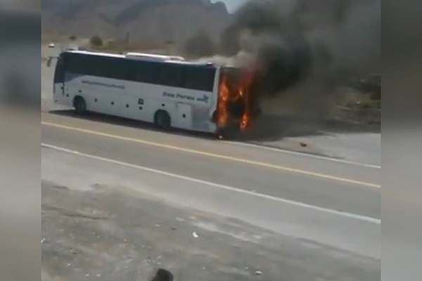 فیلم | آتش‌گرفتن اسکانیا در جاده نیک‌شهر سیستان‌وبلوچستان