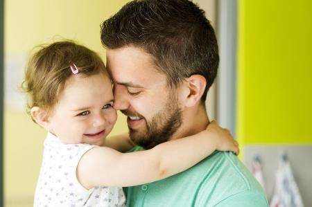 واقعا پدرها بیشتر به دخترهایشان توجه می‌کنند؟/ تحقیق برای یک سوال همیشگی
