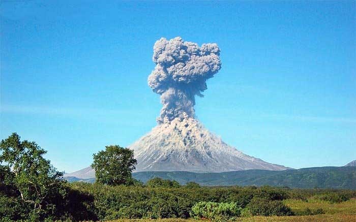 تصاویر | مسحورکننده و قدرتمند؛ فوران آتشفشان‌ها