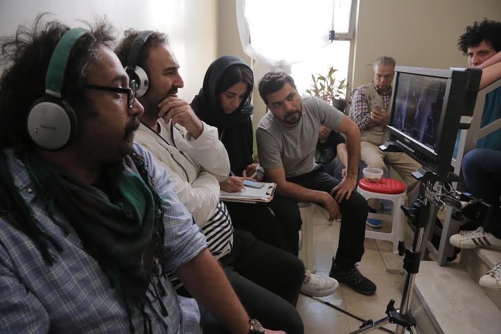 مهران احمدی فیلم کوتاه می‌سازد/ تجربه کارگردانی در «ساکنین محترم»