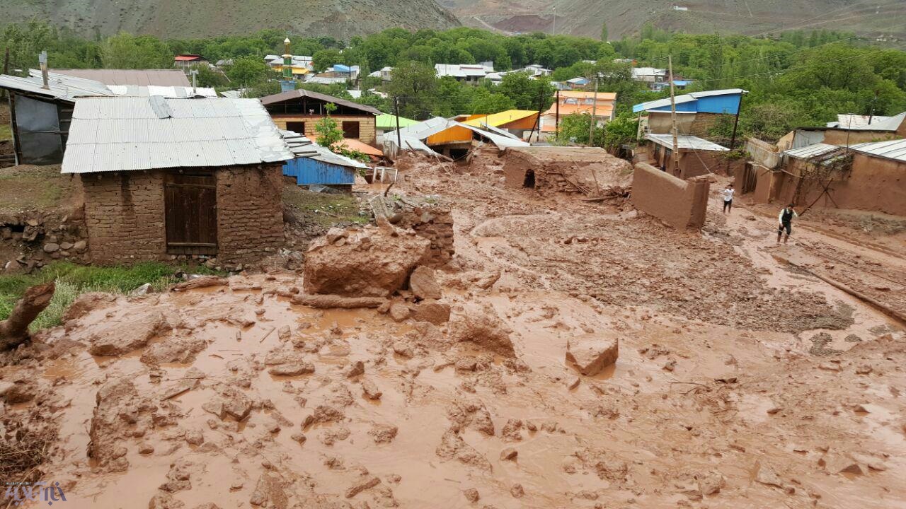 تصاویر | سیل در فیروزکوه | آب‌گرفتگی ۵۰ خانه و تخریب کامل ۵ خانه روستایی