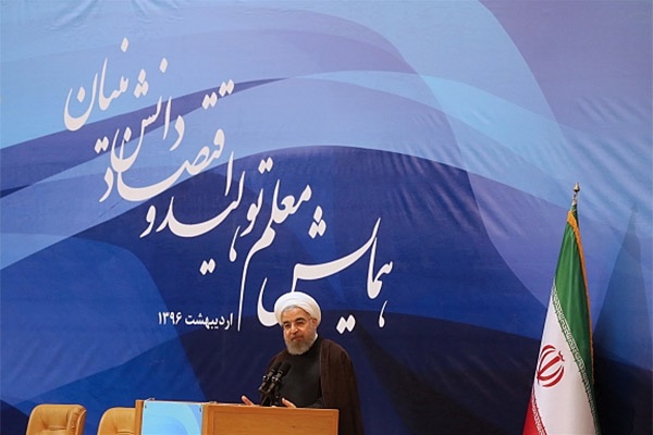 فیلم | روحانی: کم شدن هزینه دولت یعنی کم شدن حقوق معلم و بودجه بهداشت