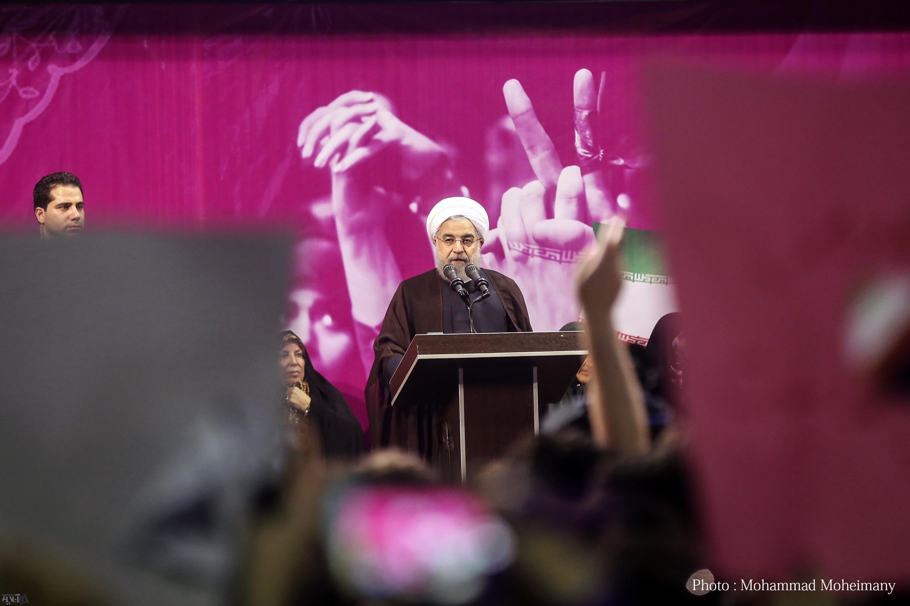 ستاد هنرمندان حامی روحانی افتتاح شد/ ۴ سال زمان کمی برای اصلاح گذشته و خرابی‌های آن است 