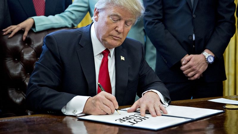 ترامپ فرمان تعلیق انتقال سفارت آمریکا را امضا کرد