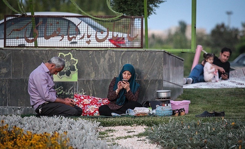 تصاویر | شب‌نشینی‌هایی که فقط در ماه رمضان امکان‌پذیرند
