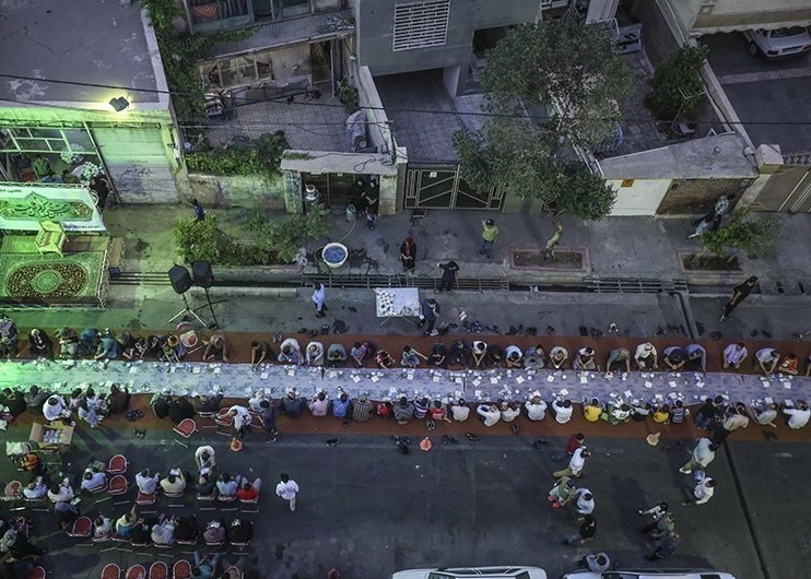 تصاویر | افطاری ٣٠٠٠ نفری وسط خیابان