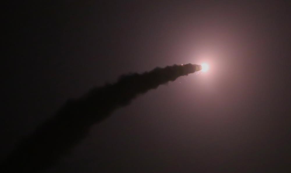 عکس | ظریف به حملات موشکی سپاه علیه داعش واکنش نشان داد