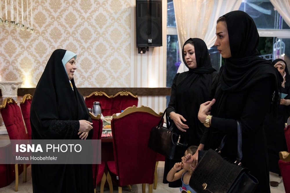 تصاویر | افطاری زنان مجلس با خانواده شهدای آتش‌نشان