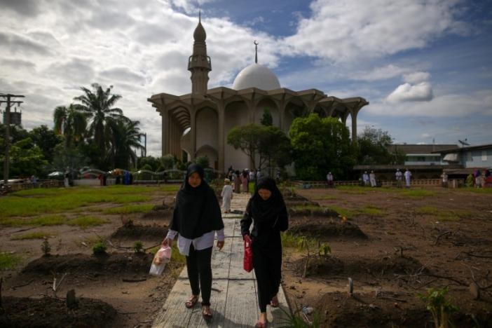 تصاویر | نماز و جشن عید فطر در کشورهای مختلف