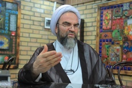 غرویان:کسانی که با اصل جمهوریت مخالفت می‌کنند،اغراض سیاسی دارند /رفتار افراطیون مورد تایید علما نیست