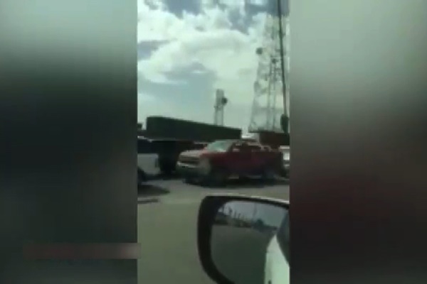 فیلم | صف طولانی قطری‌ها برای خروج از عربستان