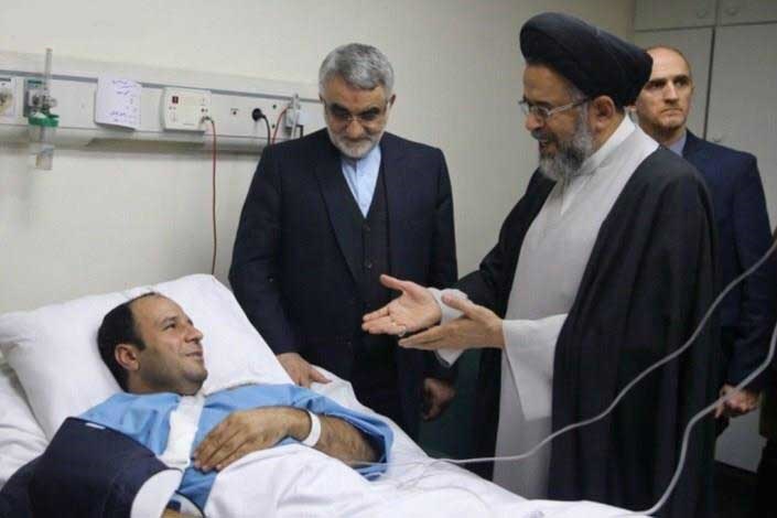 عکس | عیادت وزیر اطلاعات از مجروحان حادثه تروریستی تهران