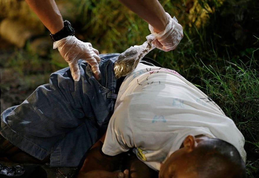 تصاویر | مبارزه خونین دولت فیلیپین با مواد مخدر | کشته شدن ۷ هزار نفر در یک سال
