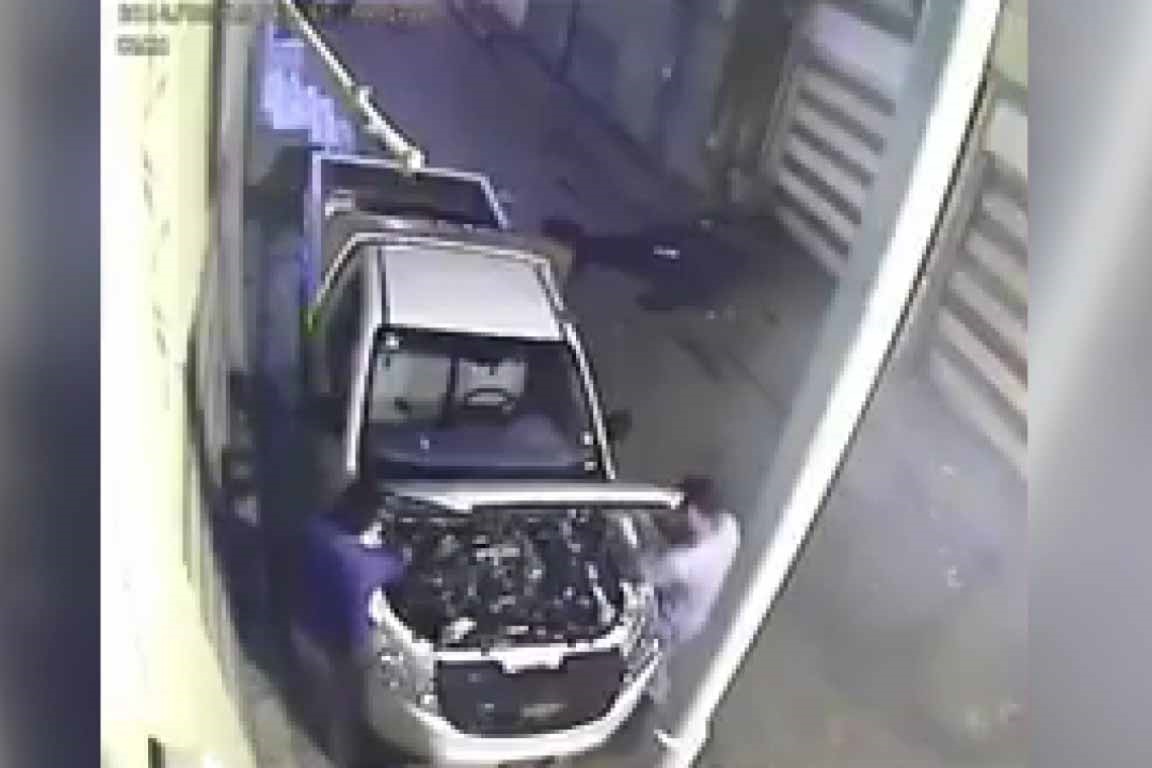 فیلم | کاپوت دزدی؛ شیوه جدید سرقت از خودرو!