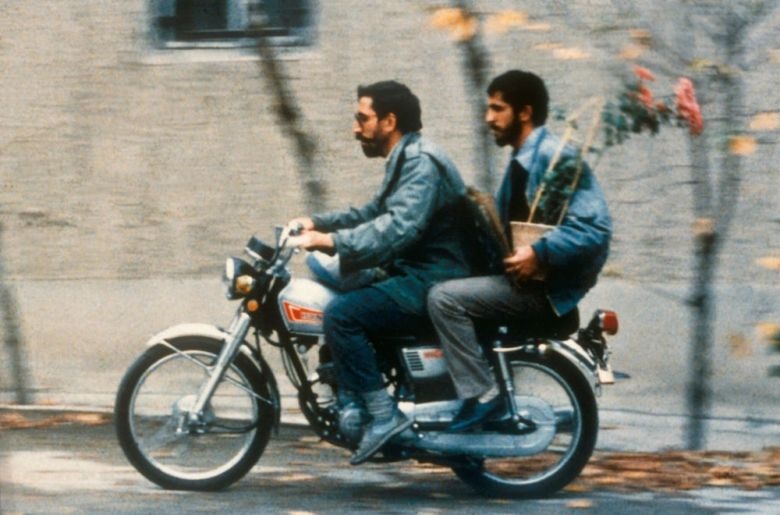 «کلوزآپ» دومین فیلم برتر دهه ۹۰ میلادی