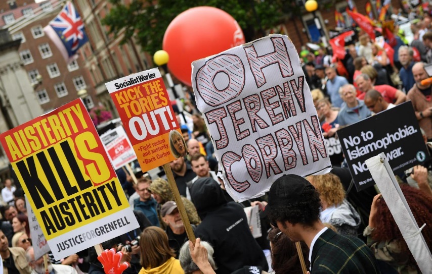 تصاویر | تظاهرات گسترده در لندن برای استعفای ترزا می 
