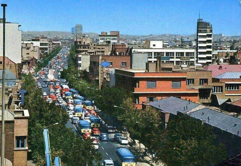 عکس | ترافیک سنگین تهران در دهه ۴۰