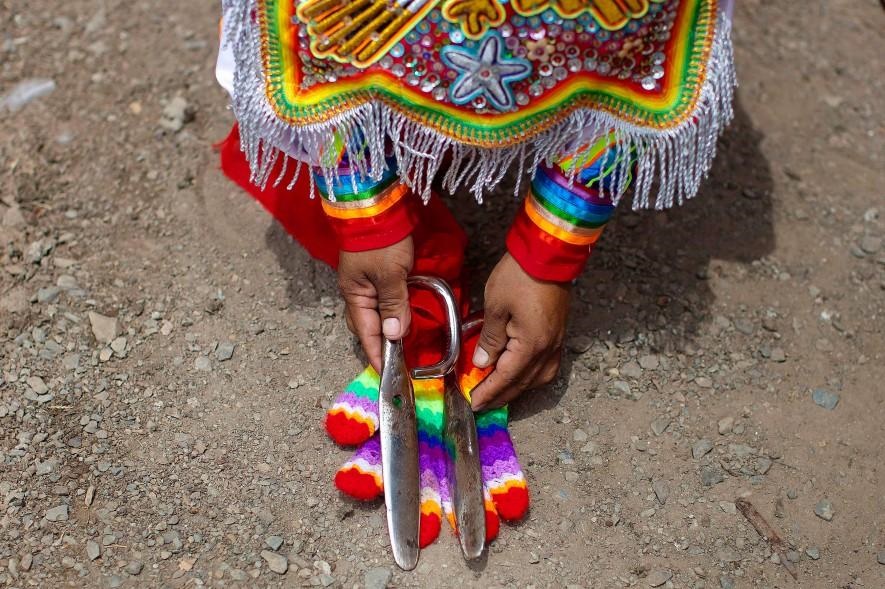 تصاویر | رقص قیچی سرخ‌پوستان کشور پرو