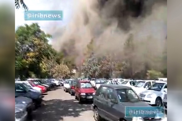 فیلم | آتش‌سوزی گسترده در نمایشگاه بین‌المللی تهران