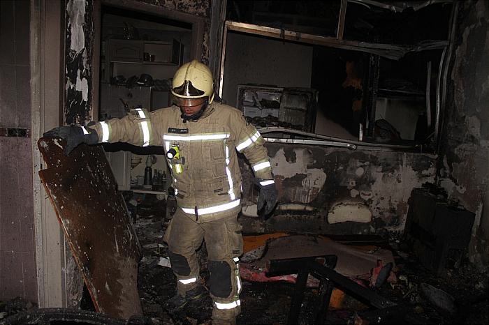 تصاویر | انفجار گاز شهری و آتش‌سوزی پرخسارت در خیابان آزادی