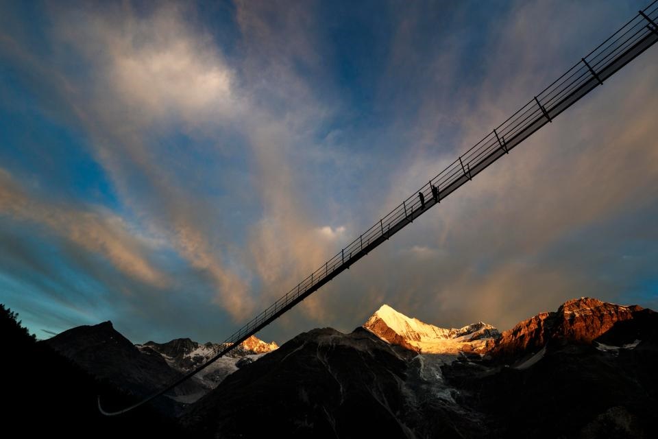 تصاویر | طولانی‌ترین پل معلق جهان در سوئیس 