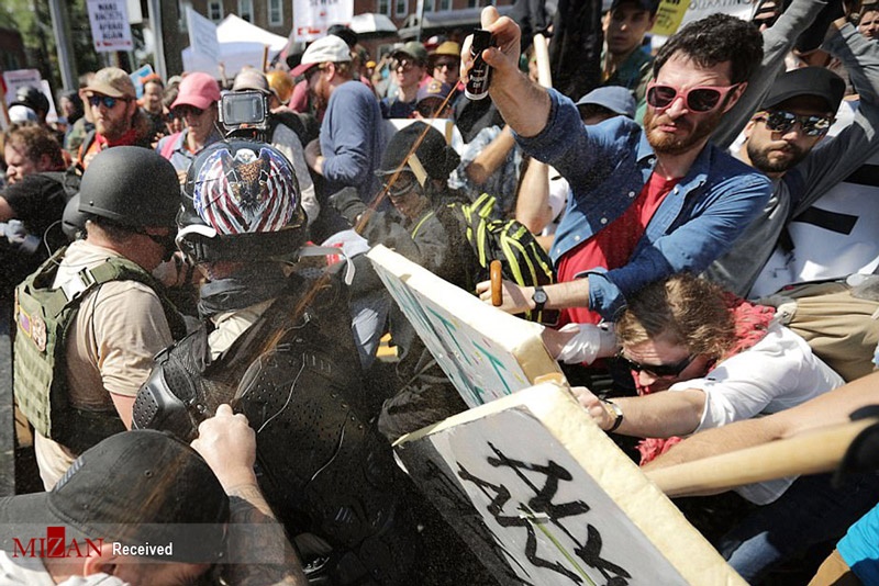 تصاویر | ورود یک خودرو به صف تظاهرکنندگان علیه نژادپرستی در آمریکا