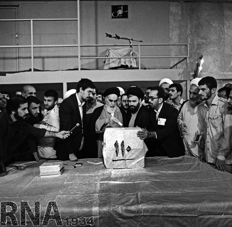 تصاویر | ۳۲ سال قبل؛ وقتی آیت‌الله خامنه‌ای برای دومین بار به ریاست‌جمهوری رسیدند