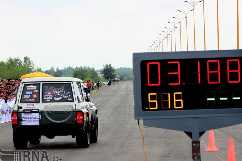 تصاویر | نخستین مسابقات اتومبیلرانی شتاب در منطقه آزاد انزلی