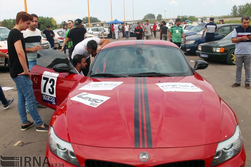 تصاویر | نخستین مسابقات اتومبیلرانی شتاب در منطقه آزاد انزلی