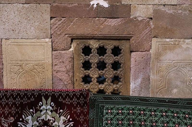 تصاویر | مسجد سنگی ترک با معماری حیرت‌انگیز