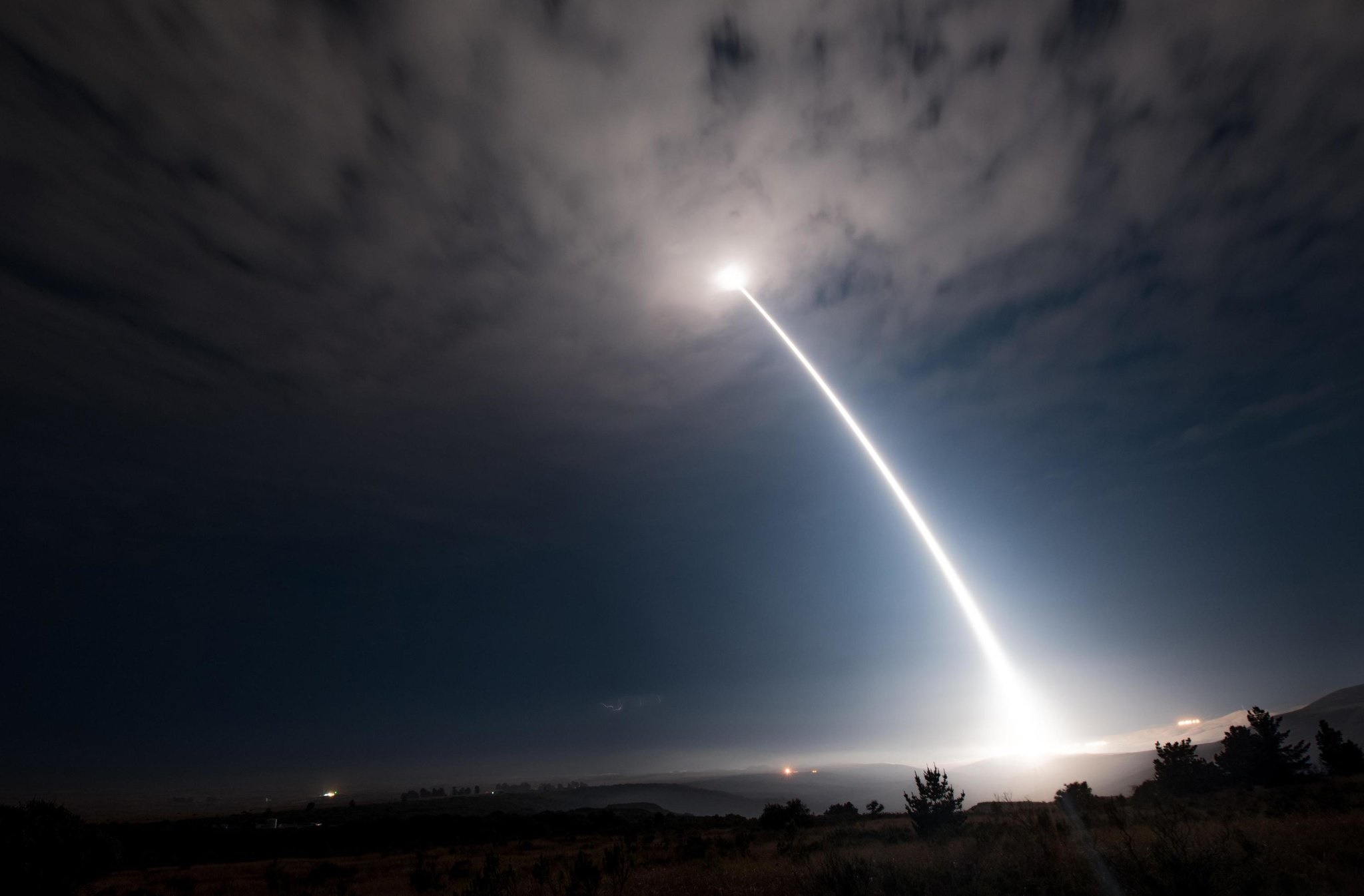 مشخصات موشک بالستیکی که آمریکا آزمایش کرد/بردی بیشتر از ۱۰ هزار کیلومتر در مقابل کره‌شمالی